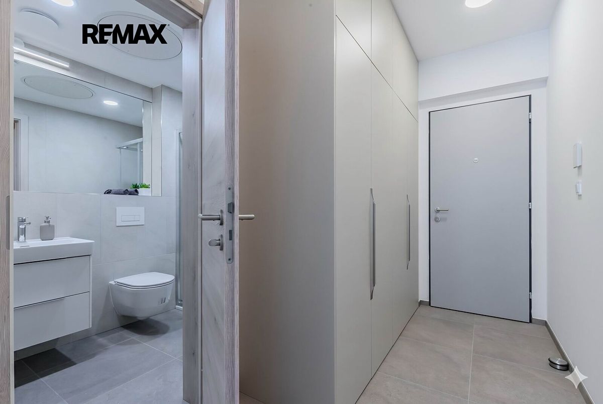 Pronájem bytu 1+kk 30 m² – fotografie 5