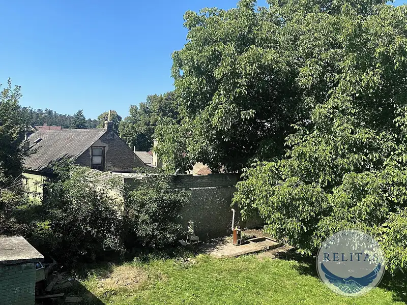Prodej stavebního pozemku 1873 m², Králův Dvůr – náhled fotky 2