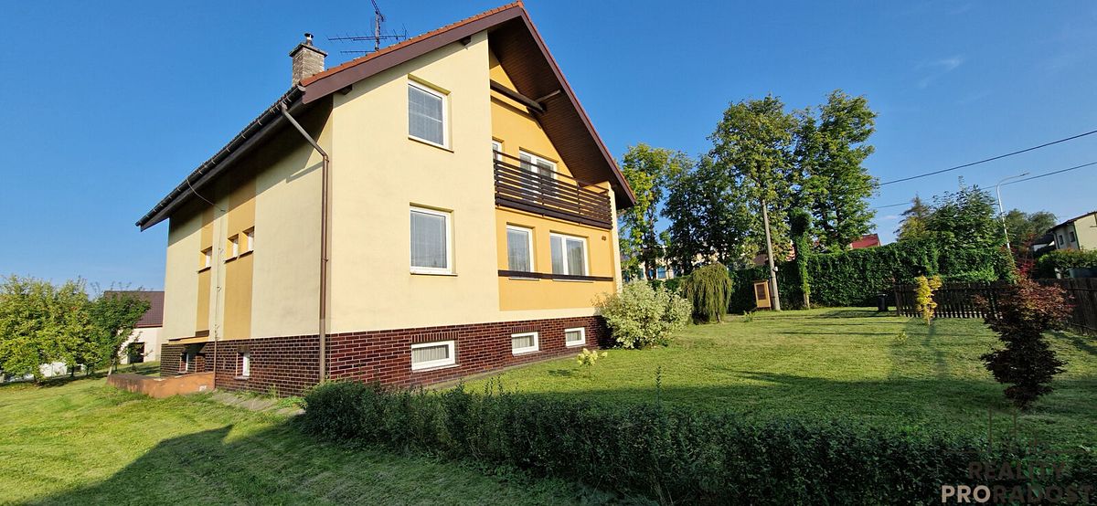 Pronájem rodinného domu 150 m², pozemek 168 m² – fotografie 2