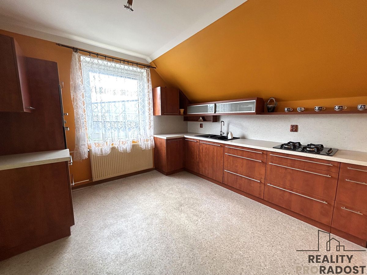 Pronájem rodinného domu 150 m², pozemek 168 m² – fotografie 5
