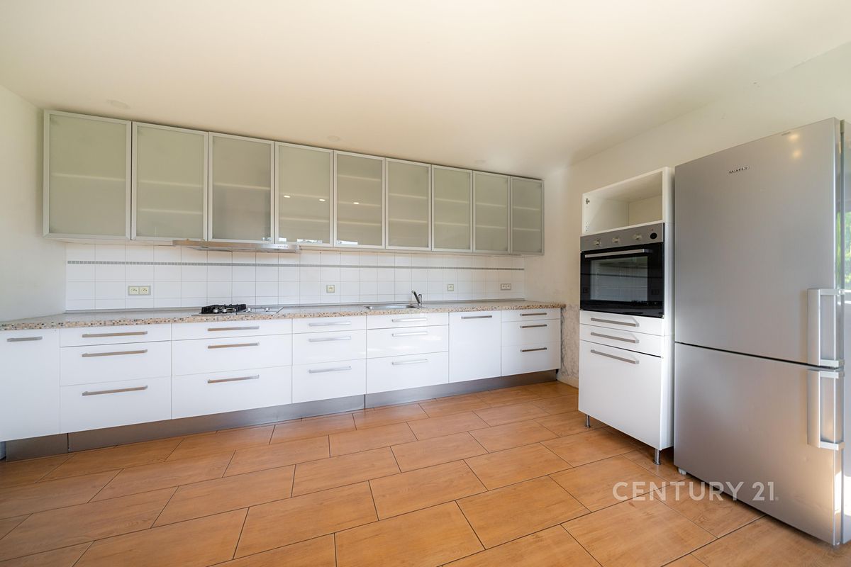 Prodej rodinného domu 217 m², pozemek 800 m² – fotografie 4