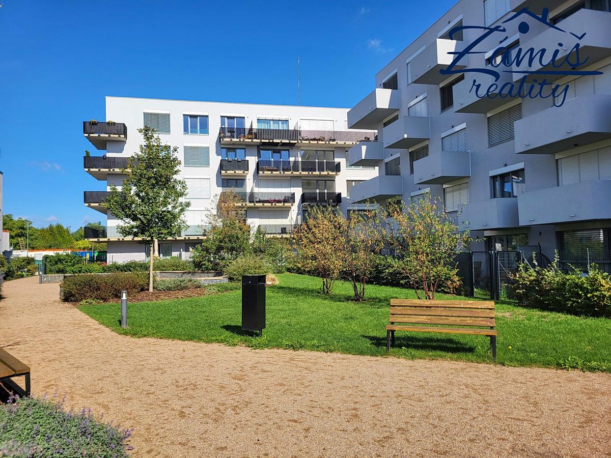 Pronájem bytu 1+kk 32 m²