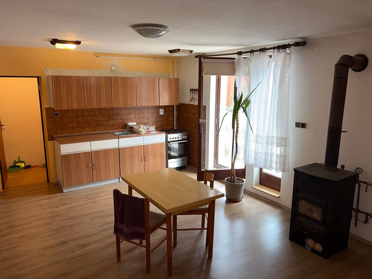 Prodej rodinného domu 158 m², pozemek 514 m² – fotografie 2