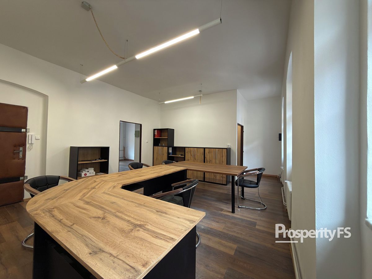 Pronájem kanceláře 55 m² – fotografie 2