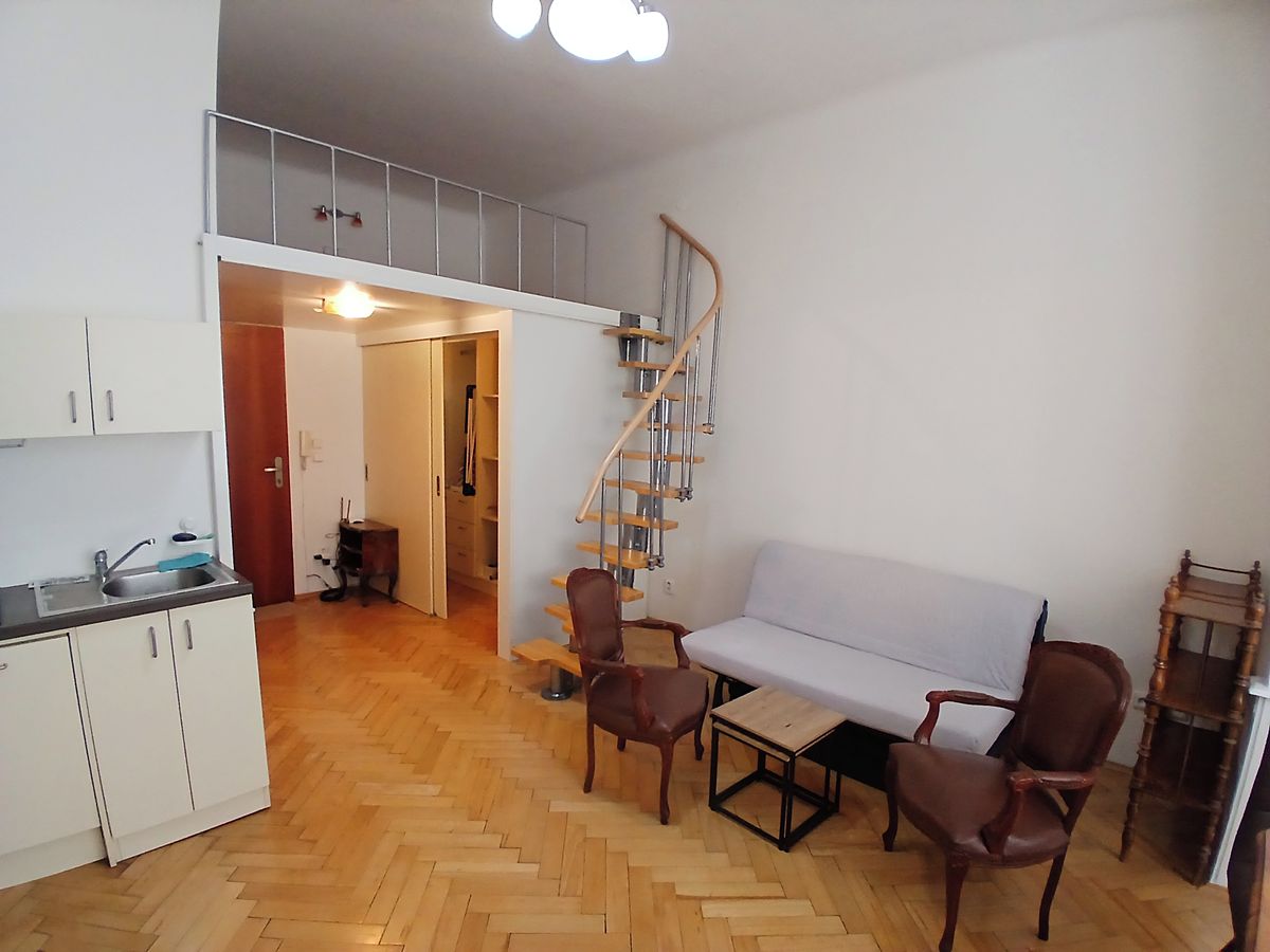 Pronájem bytu 1+kk 30 m² – fotografie 3