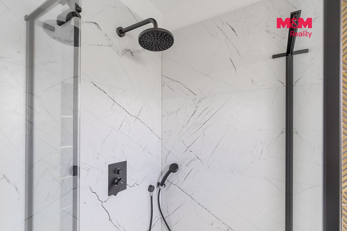 Prodej rodinného domu 114 m², pozemek 951 m² – fotografie 5