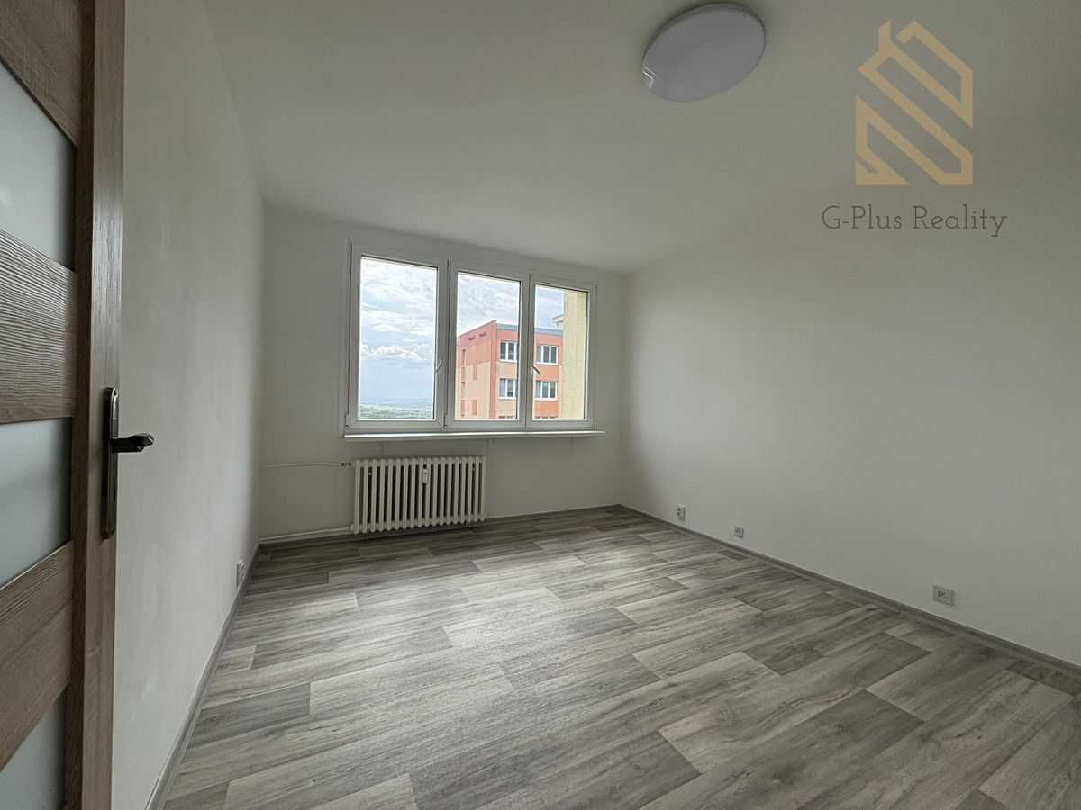 Pronájem bytu 2+1 38 m² – fotografie 3