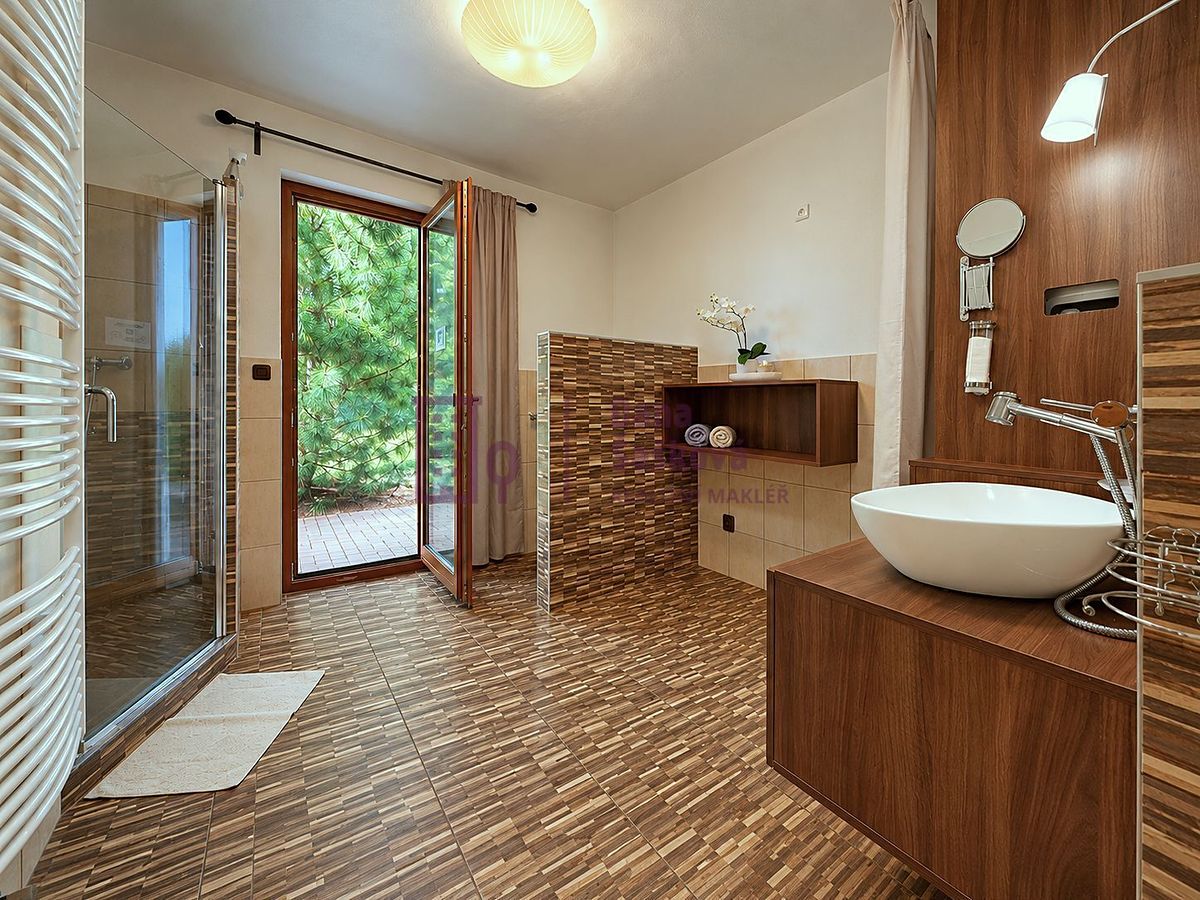 Prodej rodinného domu 210 m², pozemek 2641 m² – fotografie 3