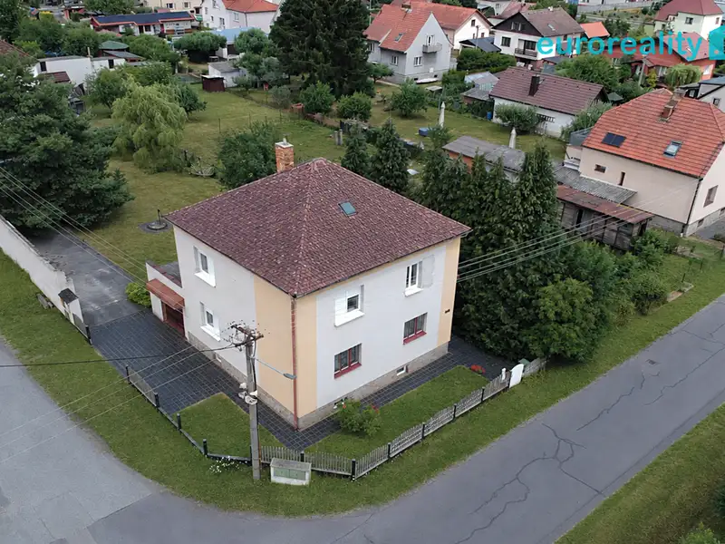 Prodej rodinného domu 220 m², pozemek 945 m², Šťáhlavy – náhled fotky 2
