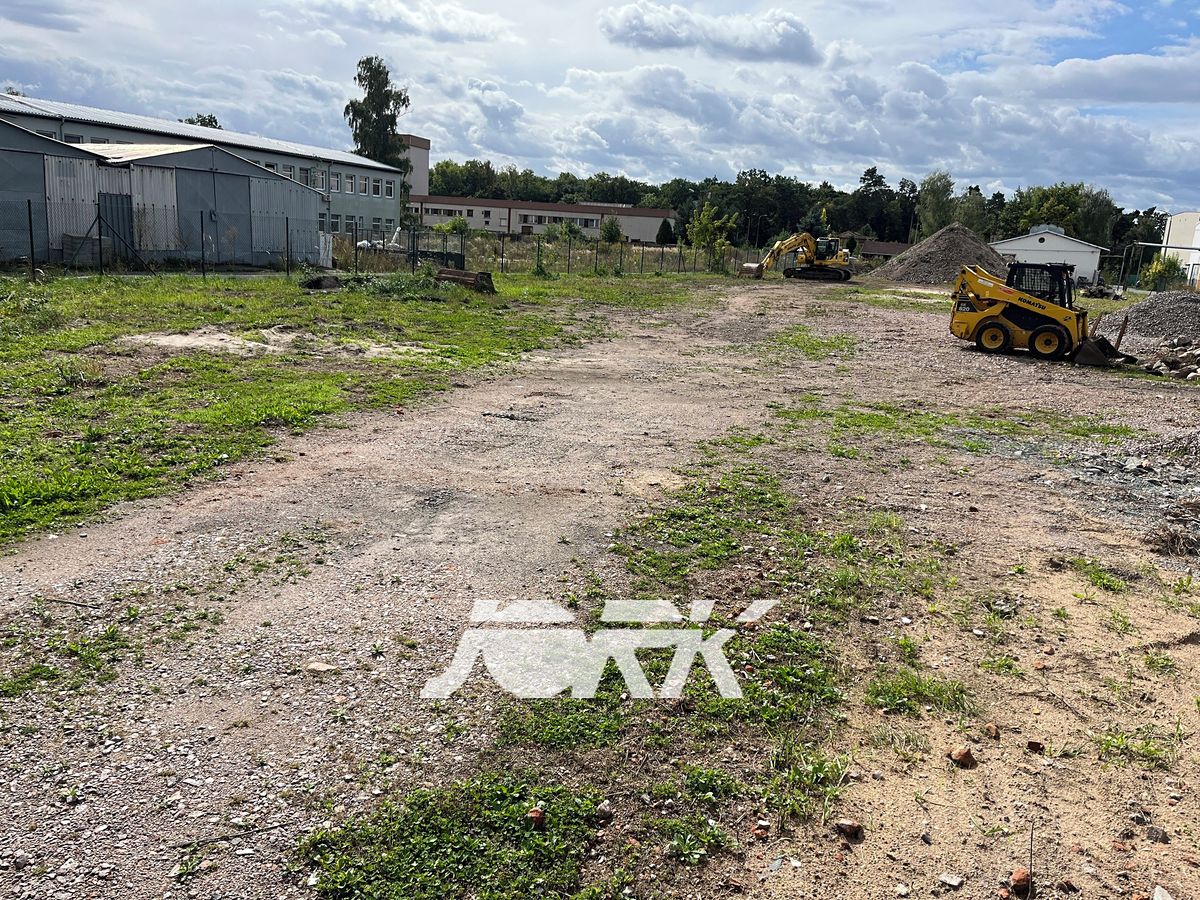 Prodej komerčního pozemku 2885 m² – fotografie 3