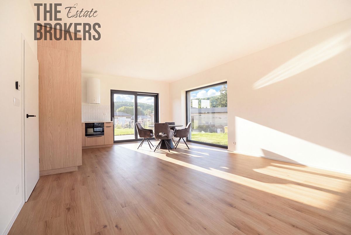 Prodej rodinného domu 173 m², pozemek 443 m² – fotografie 2