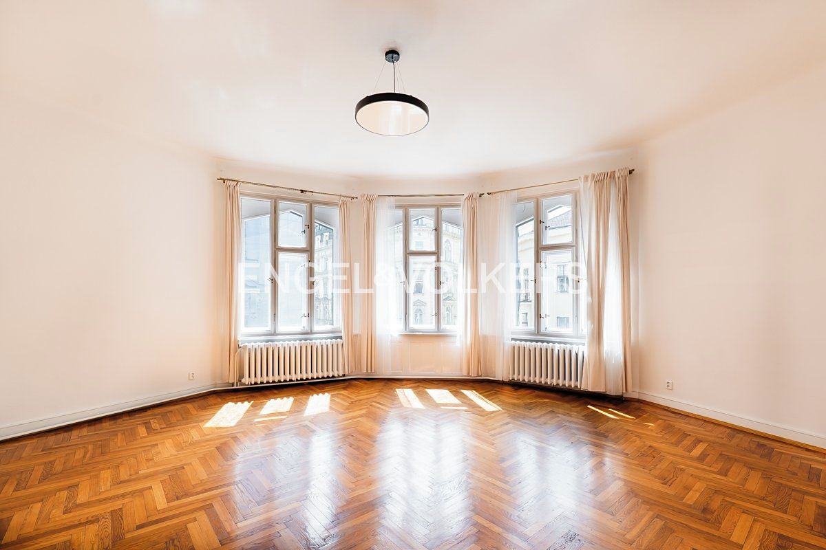Pronájem bytu 3+kk 92 m²