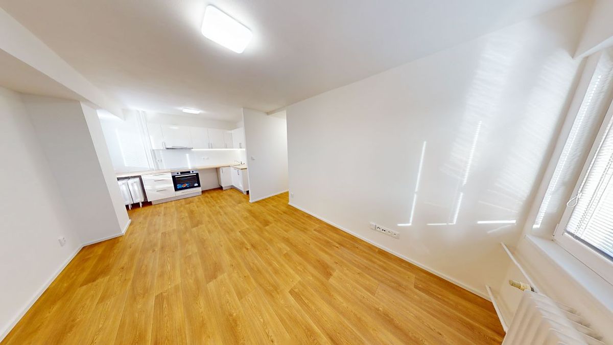 Pronájem bytu 2+kk 41 m² – fotografie 2