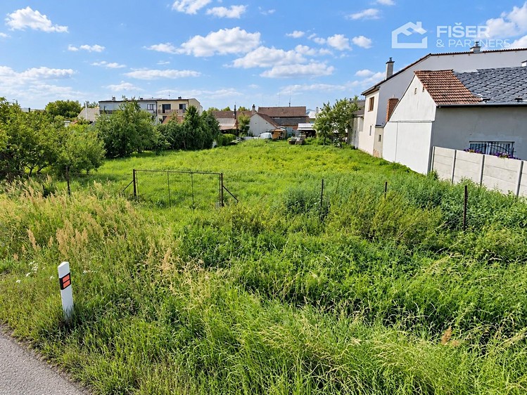Prodej pozemku, 800 m² (1 z 3)