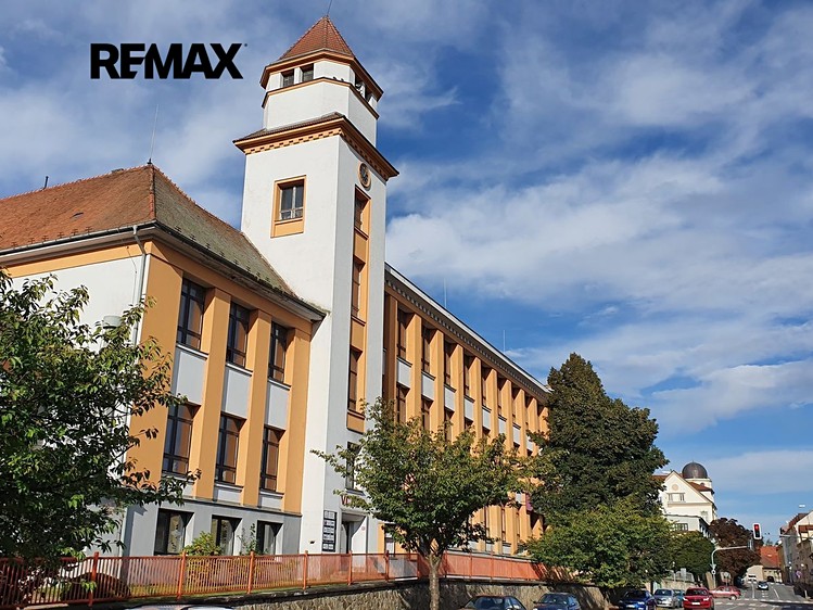 Pronájem komerčního prostoru, 84 m² (1 z 4)