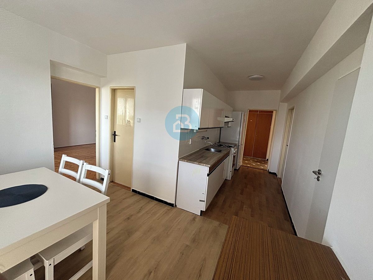 Pronájem bytu 4+1 95 m² – fotografie 2