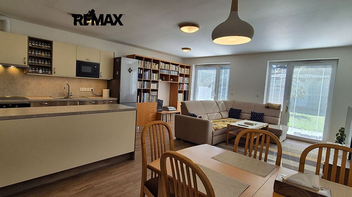 Prodej rodinného domu 110 m², pozemek 225 m² – fotografie 2