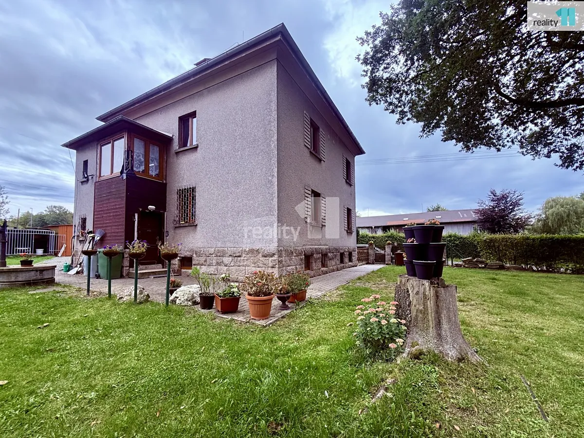 Prodej vily 240 m², pozemek 3645 m²