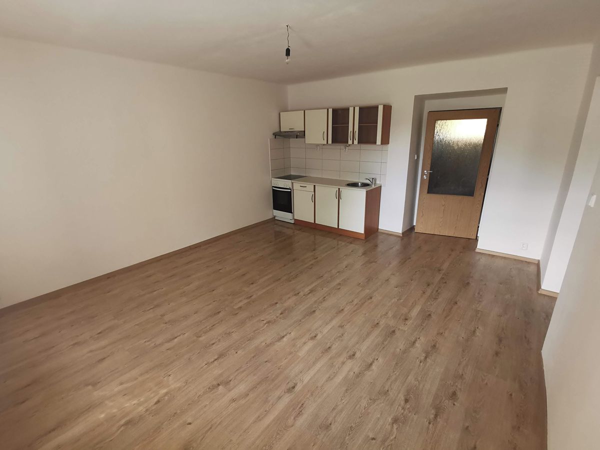 Pronájem bytu 2+kk 52 m² – fotografie 2