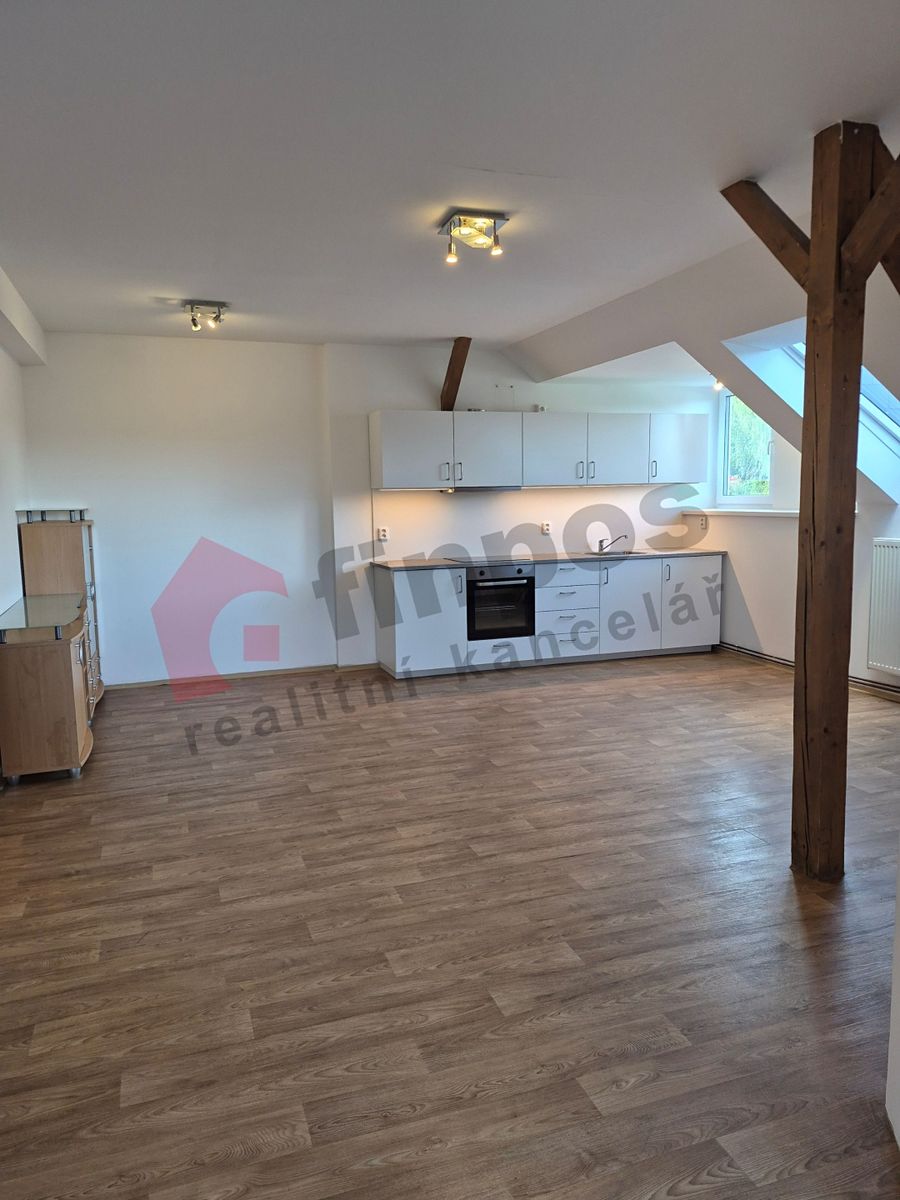 Pronájem bytu 3+kk 91 m² – fotografie 2