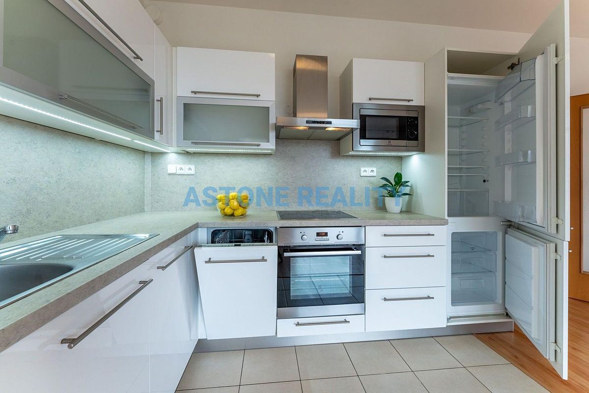 Pronájem bytu 1+kk 42 m²