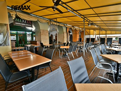 Prodej komerčního prostoru, 350 m² (2 z 15)