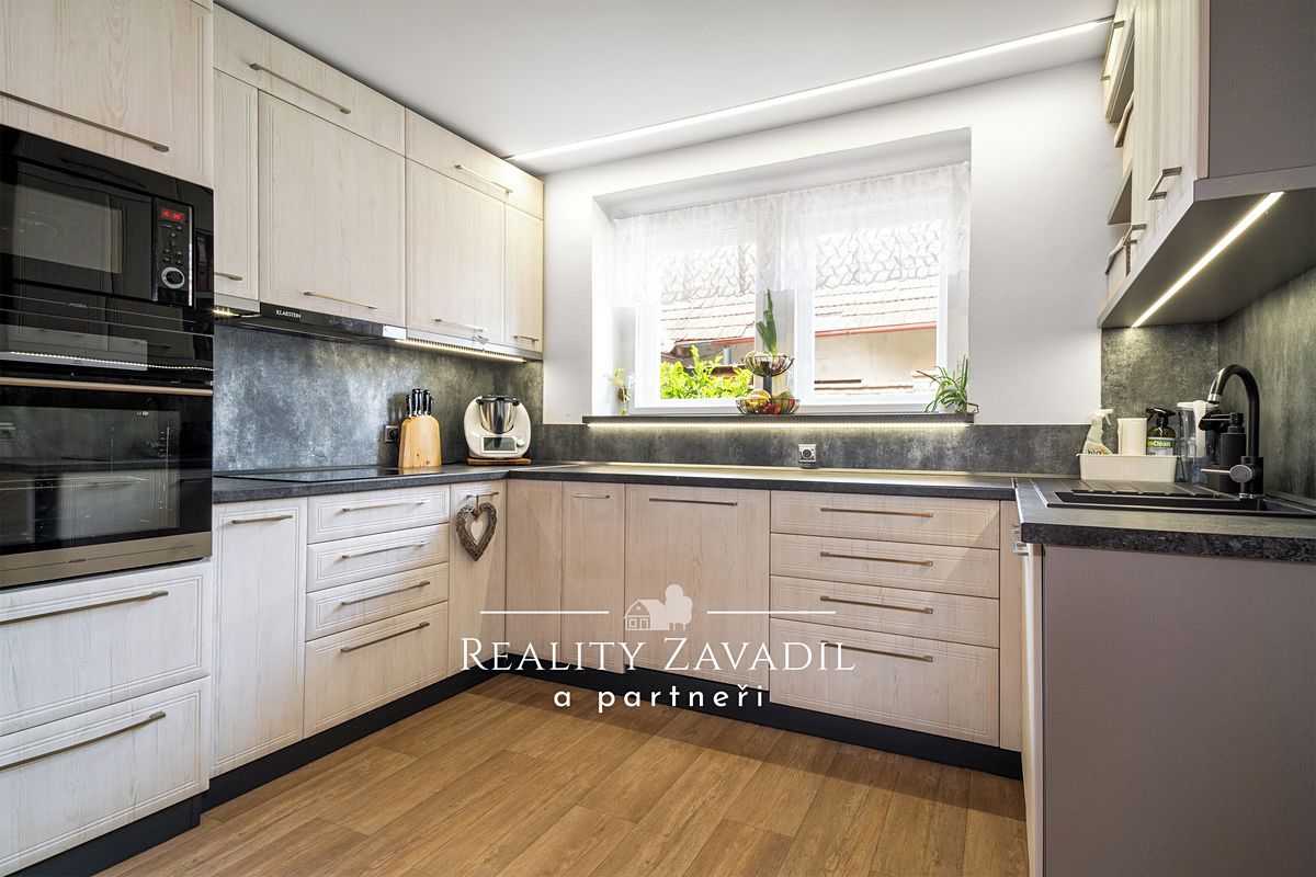Prodej vícegeneračního domu 166 m², pozemek 780 m² – fotografie 3