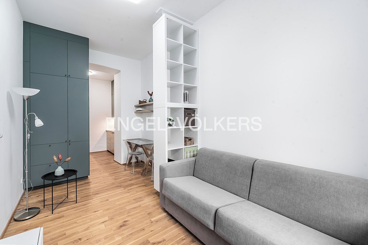 Pronájem bytu 1+kk 28 m² – fotografie 2
