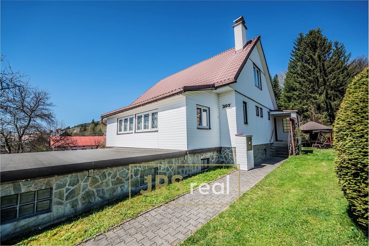 Prodej rodinného domu 276 m², pozemek 788 m² – fotografie 2
