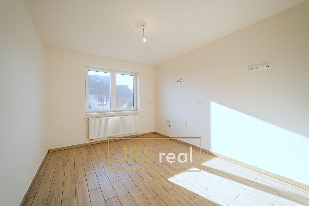 Prodej rodinného domu 176 m², pozemek 215 m² – fotografie 4