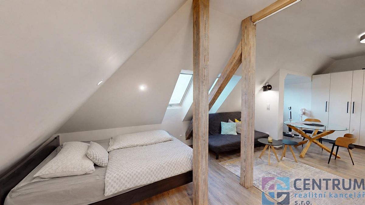 Pronájem bytu 2+1 78 m² – fotografie 4