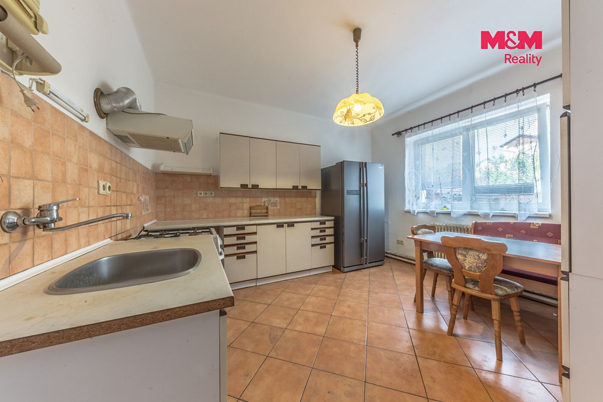 Prodej rodinného domu 90 m², pozemek 216 m² – fotografie 2