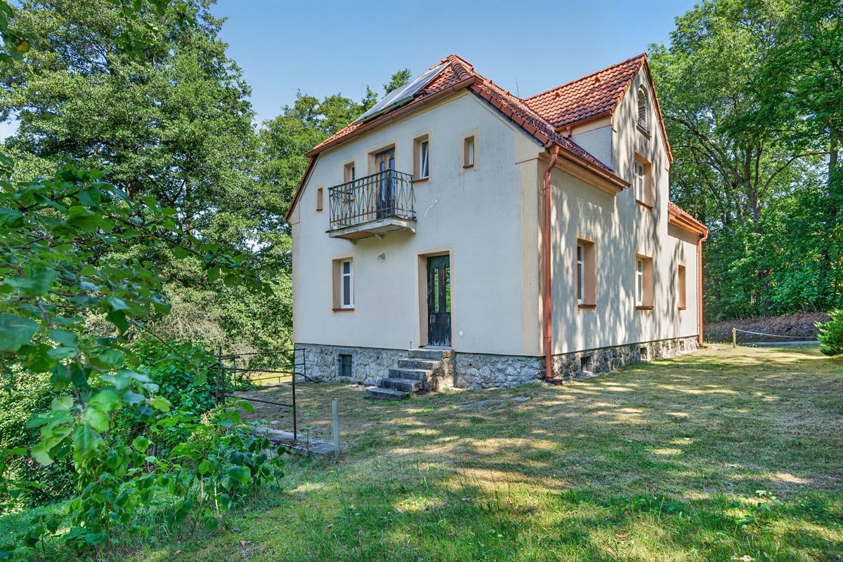 Prodej rodinného domu 339 m², pozemek 9216 m² – fotografie 2
