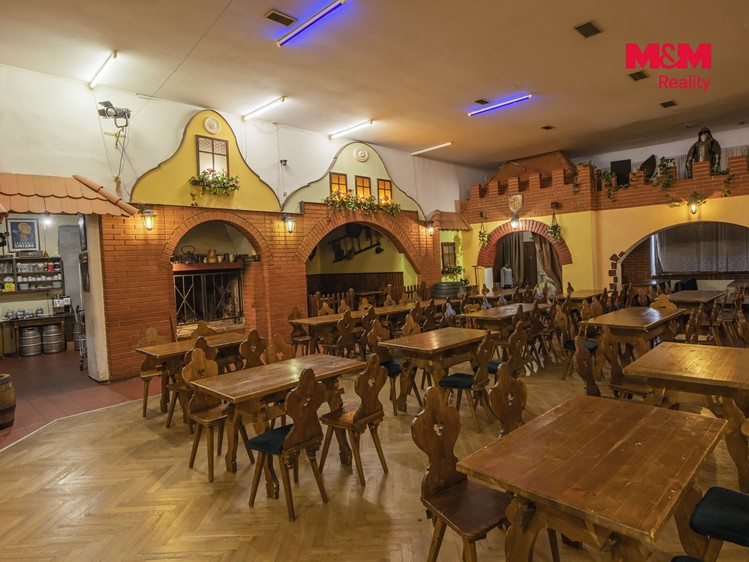 Prodej komerčního prostoru, 592 m² (4 z 7)