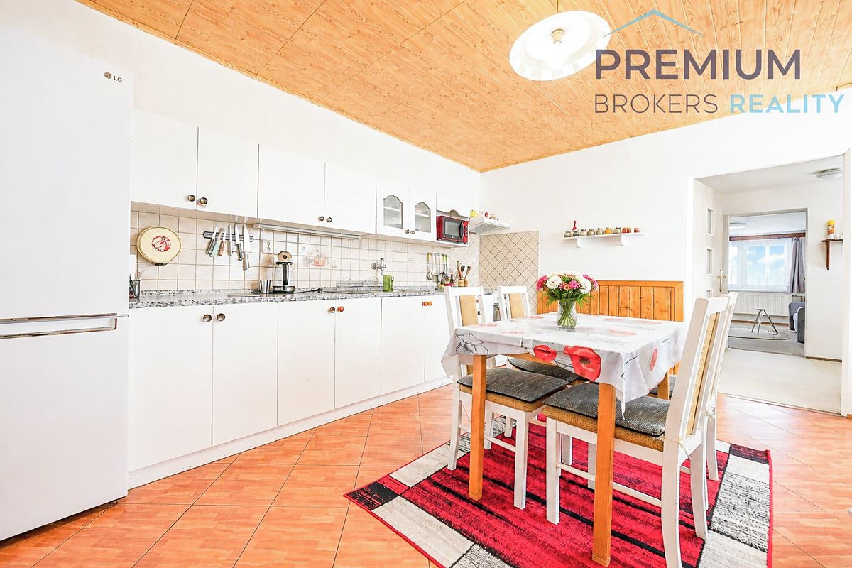 Prodej rodinného domu 190 m², pozemek 468 m² – fotografie 3