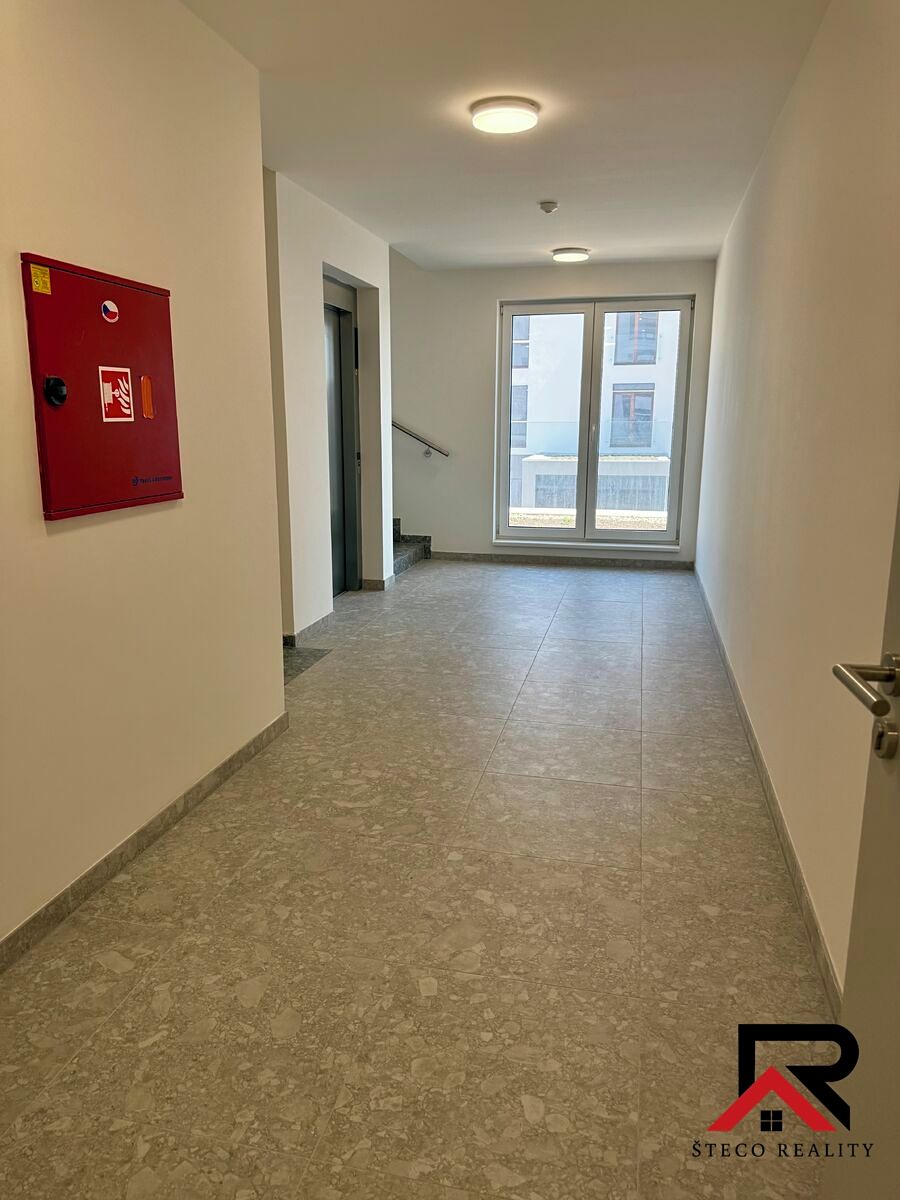 Pronájem bytu 1+kk 38 m² – fotografie 5