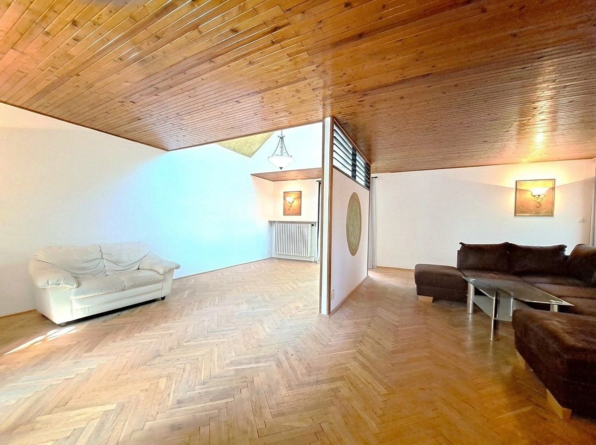 Pronájem bytu 4+1 116 m² – fotografie 2