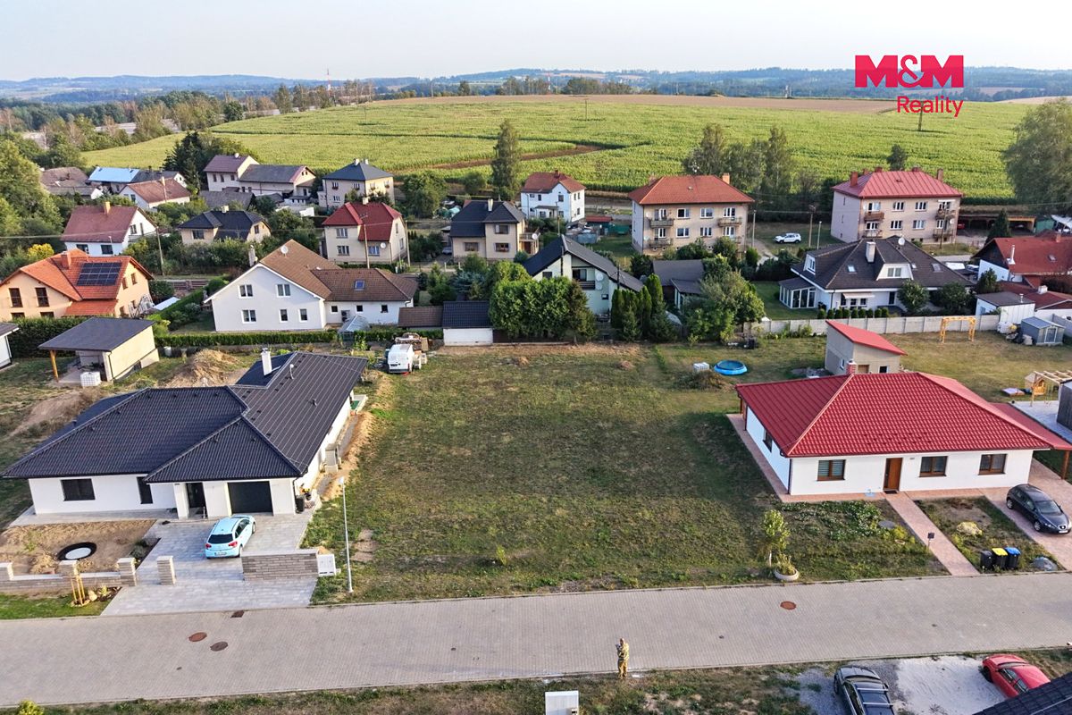 Prodej stavebního pozemku 1035 m² – fotografie 2