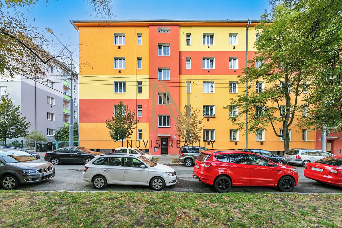 Pronájem bytu 1+kk 42 m² – fotografie 2