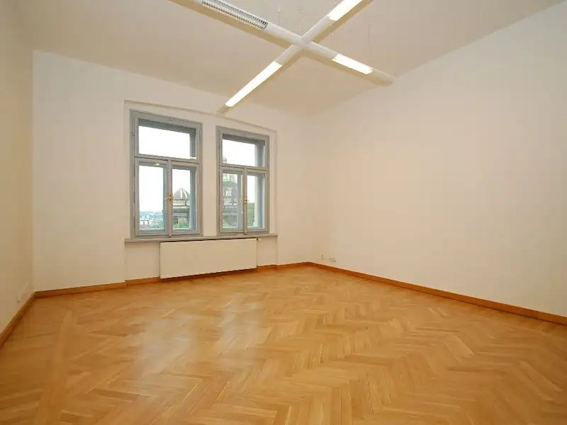 Pronájem kanceláře 164 m², Praha – náhled fotky 2