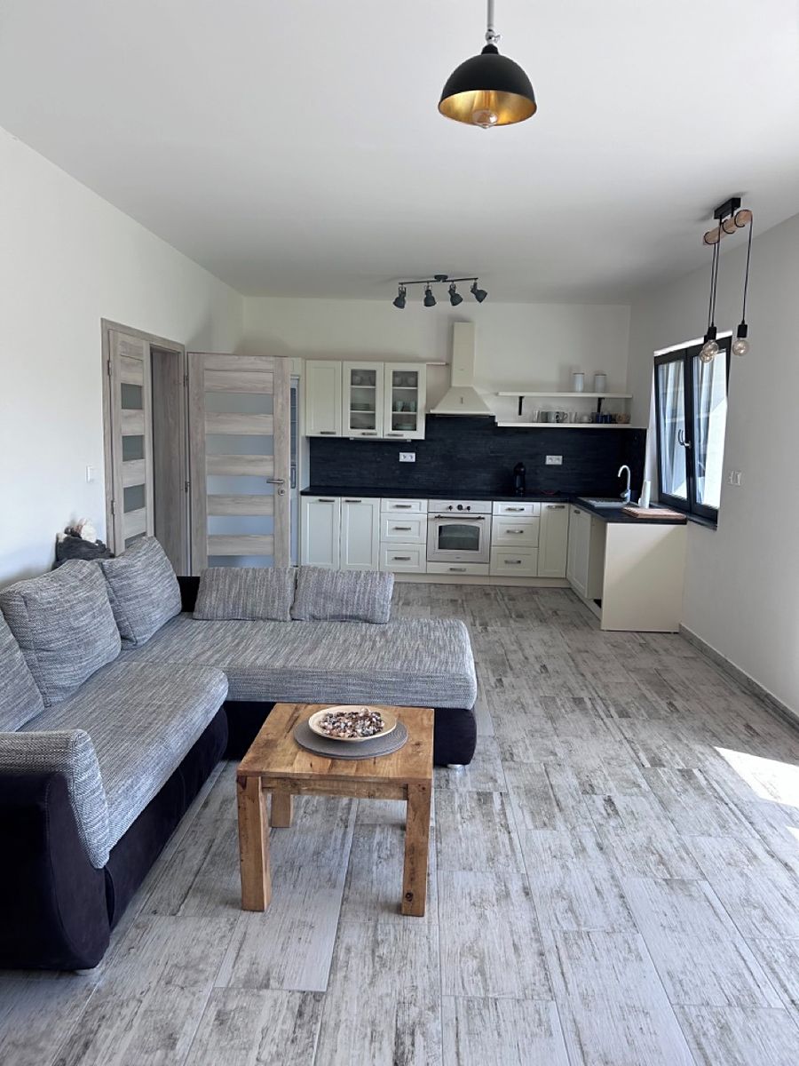 Pronájem rodinného domu 132 m², pozemek 450 m² – fotografie 4