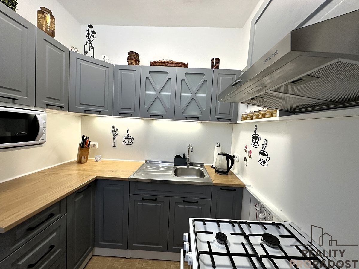 Prodej rodinného domu 172 m², pozemek 2257 m² – fotografie 2
