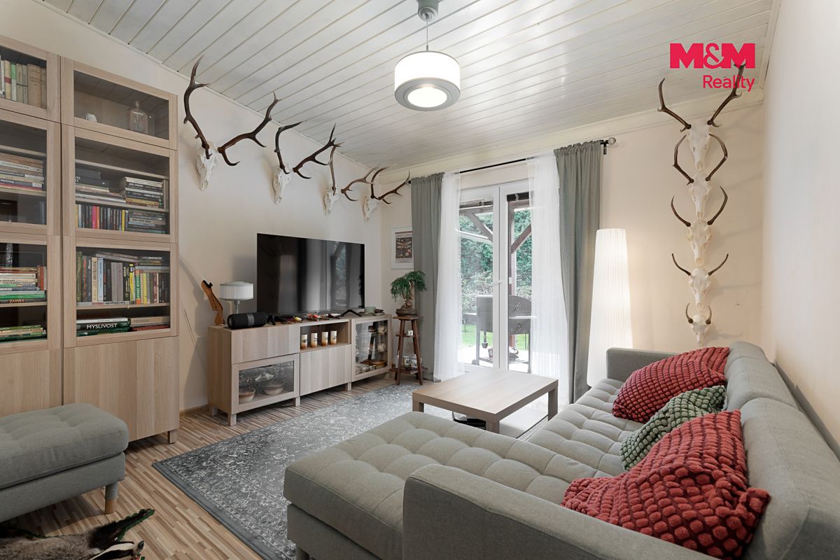 Prodej rodinného domu 202 m², pozemek 1002 m² – fotografie 2