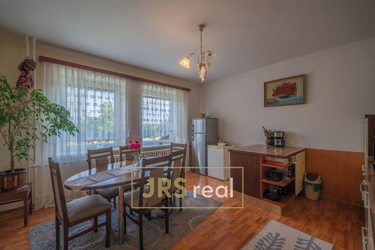 Prodej rodinného domu 185 m², pozemek 872 m² – fotografie 5