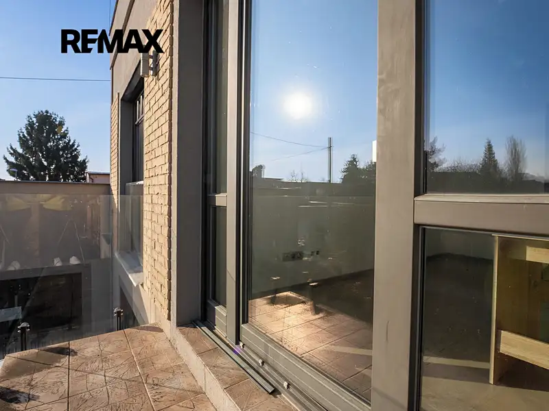 Prodej rodinného domu 280 m², pozemek 464 m², Kostelec nad Labem – náhled fotky 2
