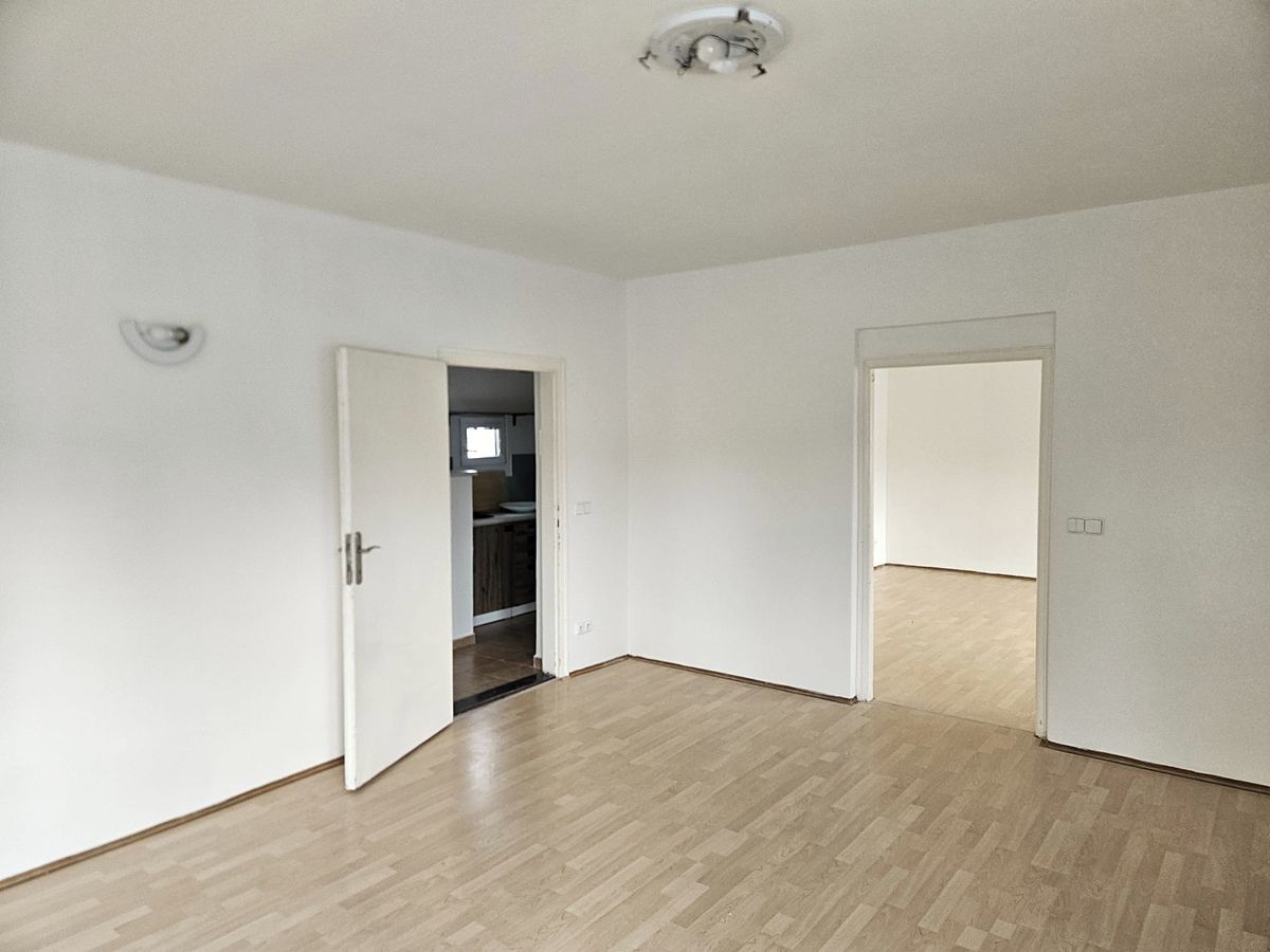 Pronájem bytu 3+1 90 m² – fotografie 4