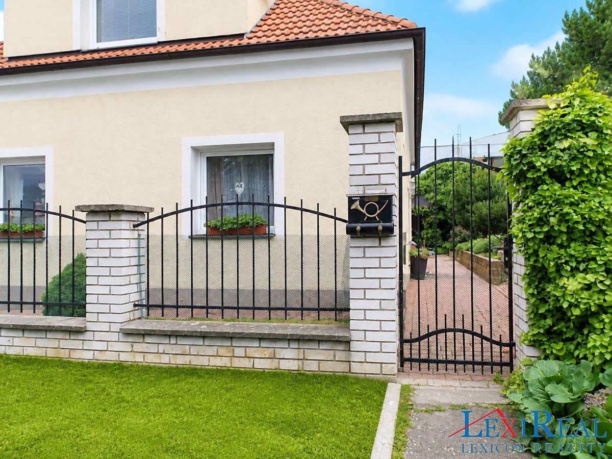 Prodej rodinného domu 160 m², pozemek 643 m² – fotografie 3