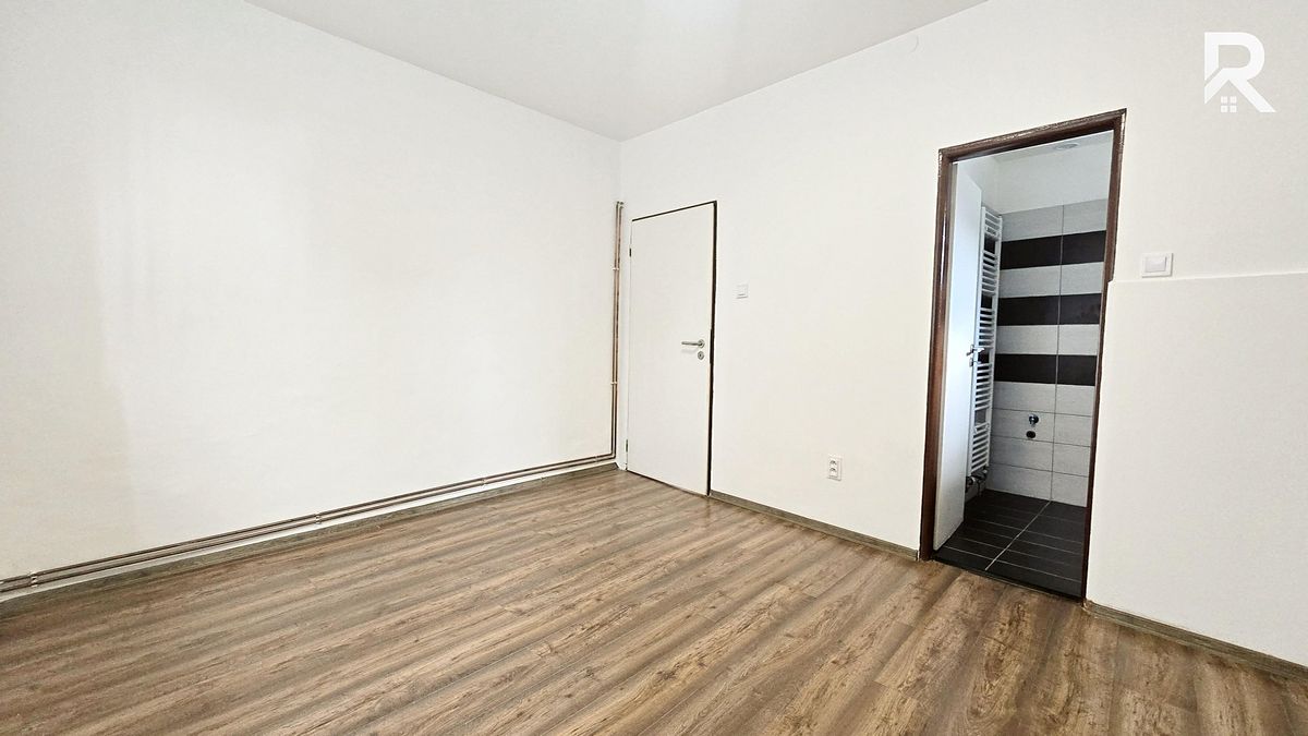 Pronájem bytu 2+1 70 m² – fotografie 4