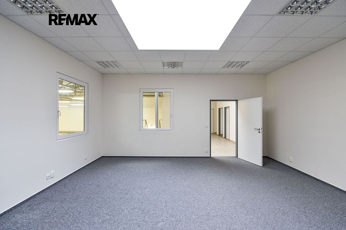 Pronájem skladového prostoru 1395 m² – fotografie 5