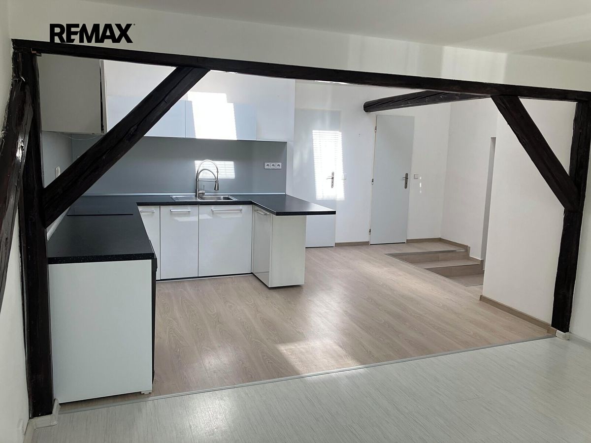 Pronájem bytu 2+kk 58 m² – fotografie 4